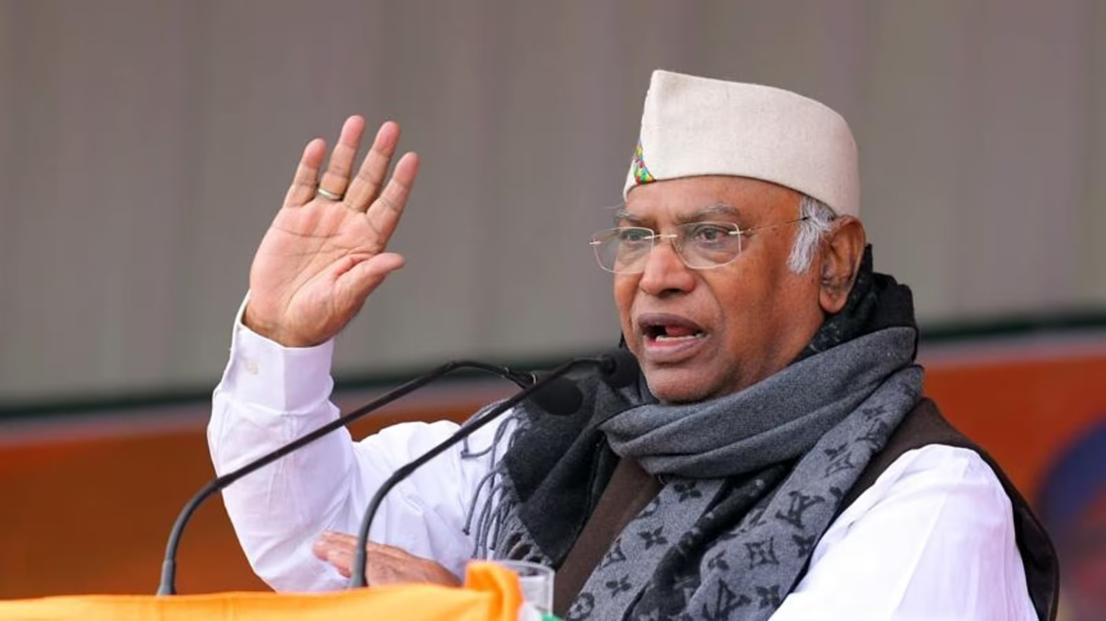 Mallikarjun Kharge Predictions For BJP Lok Sabha Seats - Buziness Bytes